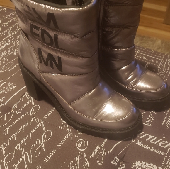 Moon Boots - Picture 3 of 8